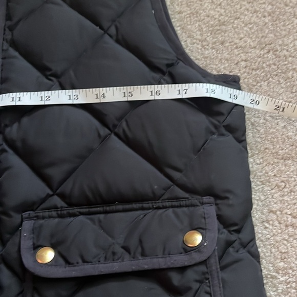 “J.Crew: Women’s Black Puffer Vest size small” - Picture 2 of 10